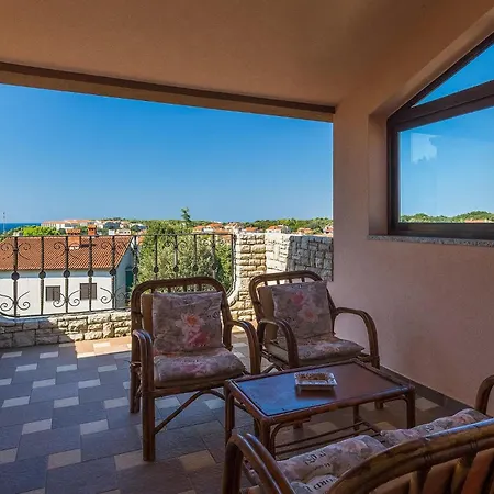 Villa Holiday *